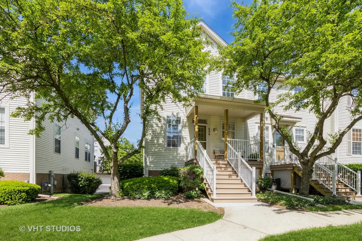 606 Littleton TRL, Elgin, IL 60120