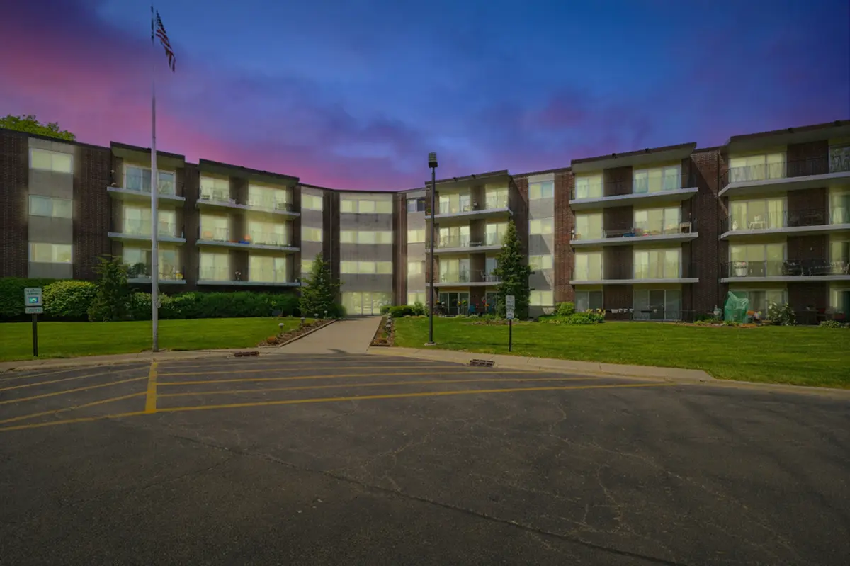 5540 Walnut AVE #26C, Downers Grove, IL 60515