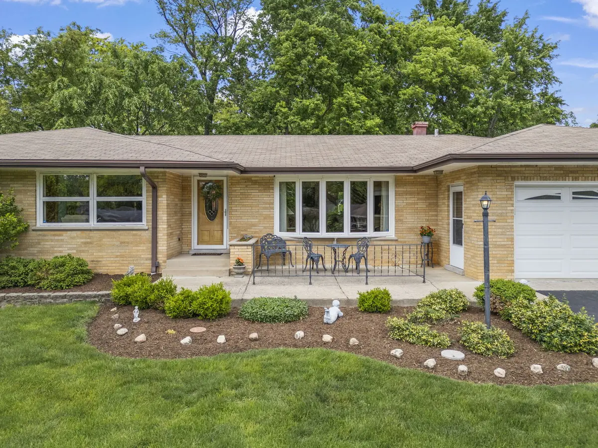 714 80th ST, Downers Grove, IL 60516