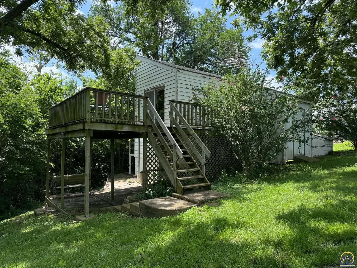 212 S Shore Dr, Council Grove, KS 66846
