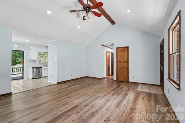 7225 Mcteal PL, Charlotte, NC 28262