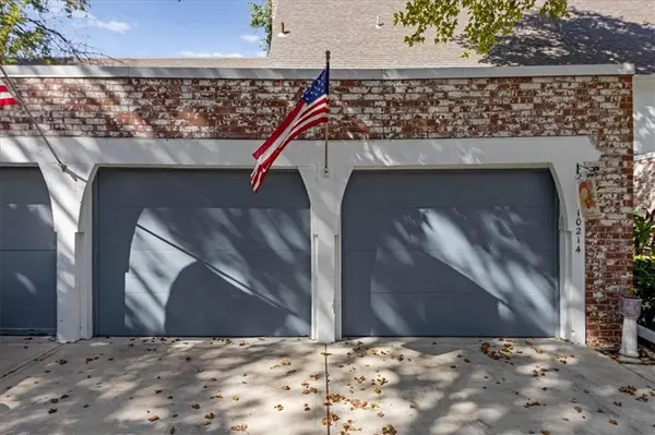 10214 Conser ST, Overland Park, KS 66212