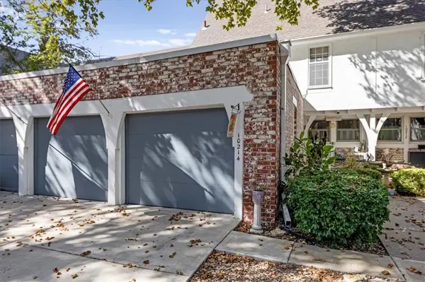 10214 Conser ST, Overland Park, KS 66212