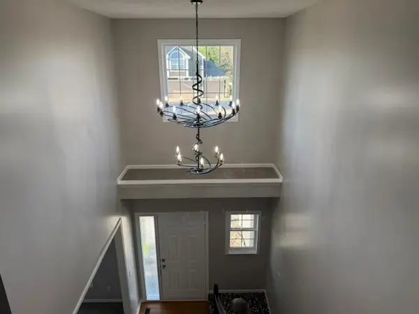 421 Stacey DR, Lee's Summit, MO 64082