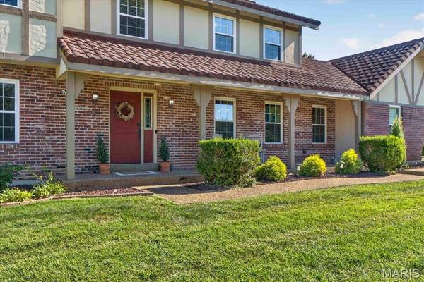 1627 Gettysburg LNDG, St Charles, MO 63303