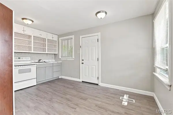 350 N New Florissant RD, St Louis, MO 63031