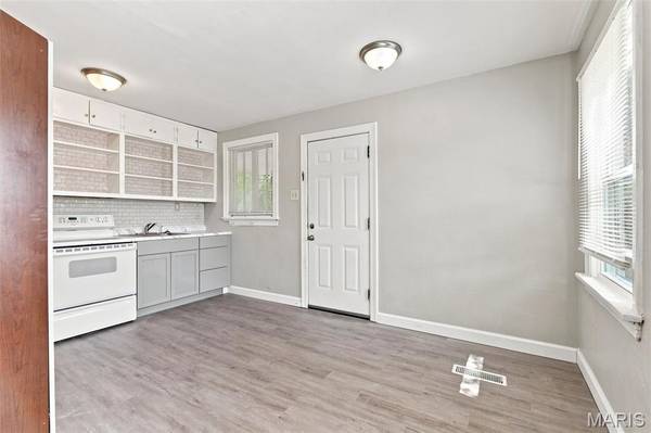 350 N New Florissant RD, St Louis, MO 63031