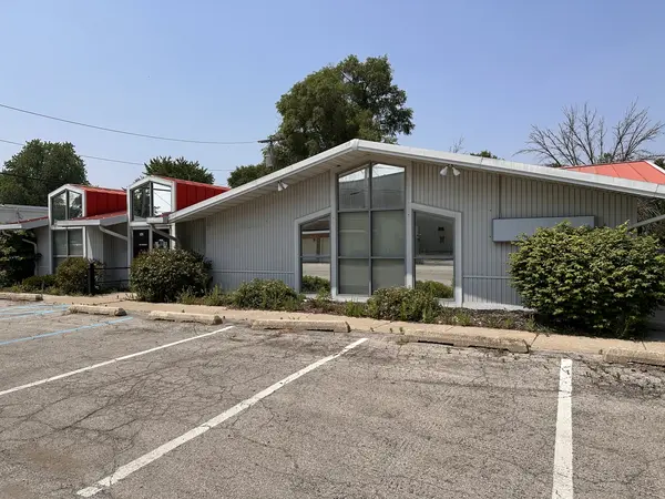123 N 8th ST, Watseka, IL 60970