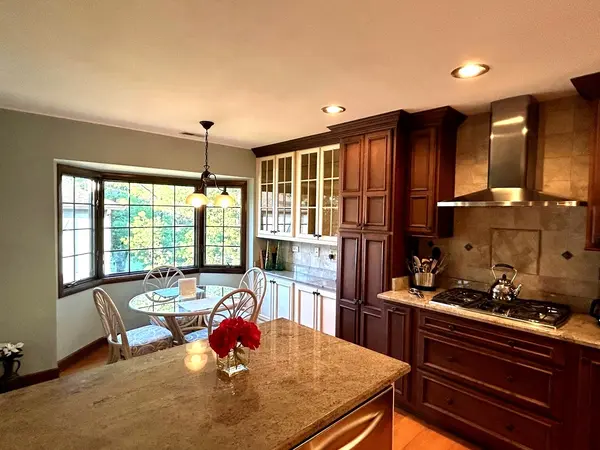 7938 W Lakeview CT #2B, Palos Heights, IL 60463