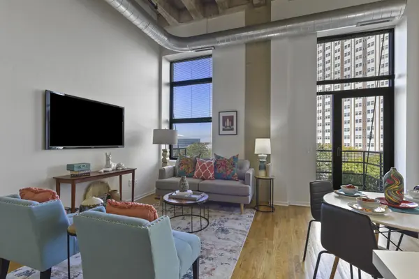 1645 W Ogden AVE #526, Chicago, IL 60612