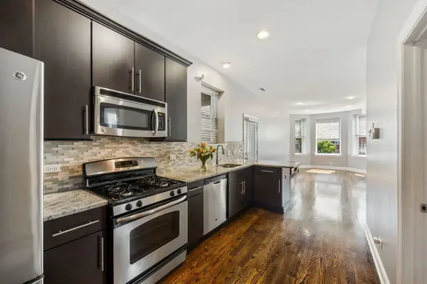 2246 W Medill AVE #2, Chicago, IL 60647