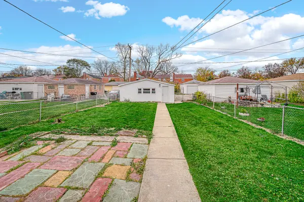 2104 S 23rd AVE, Broadview, IL 60155