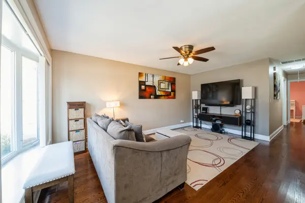 524 W Ridge CT, Arlington Heights, IL 60004