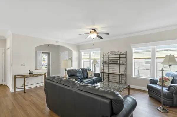 1463 Equestrian DR, Grayslake, IL 60030