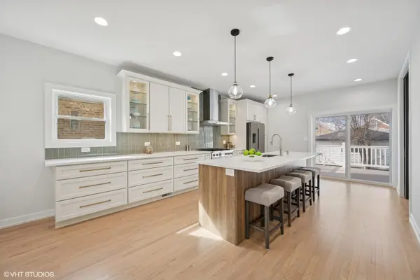 4240 N Parkside AVE, Chicago, IL 60634