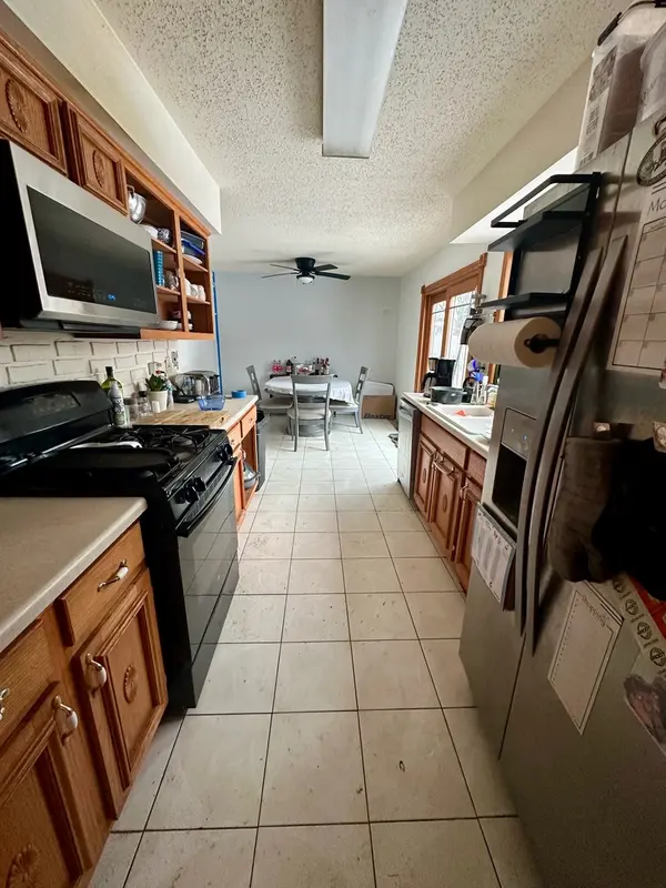 30W071 Dogwood CT, Warrenville, IL 60555