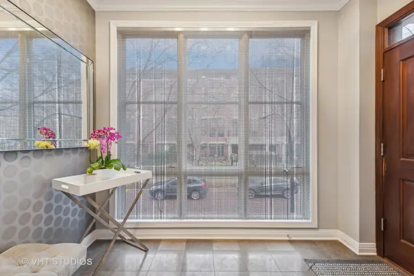 2721 N Hermitage AVE, Chicago, IL 60614