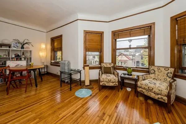 2624 N Albany AVE, Chicago, IL 60647