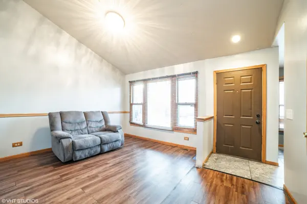 2323 Bluejay TRL, Elgin, IL 60123