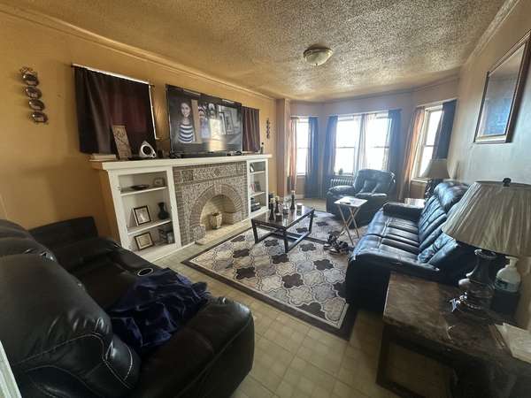 2107 S Avers AVE, Chicago, IL 60623