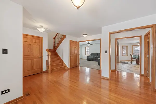 1643 Hunters Run DR, Bourbonnais, IL 60914
