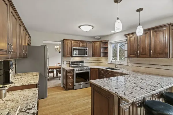 5365 ASHWOOD LN, Gurnee, IL 60031