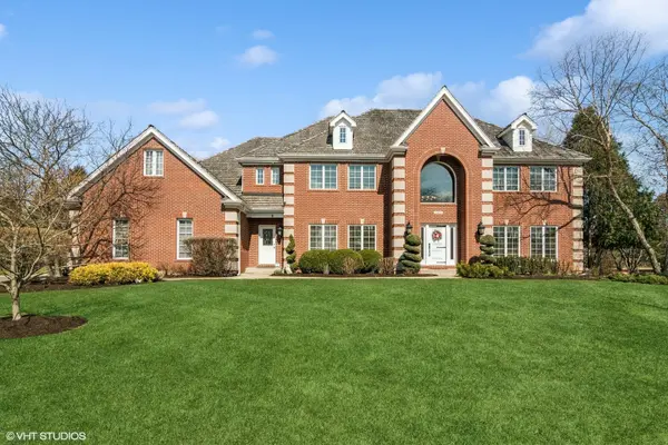 1304 Canterbury CIR,  Libertyville,  IL 60048