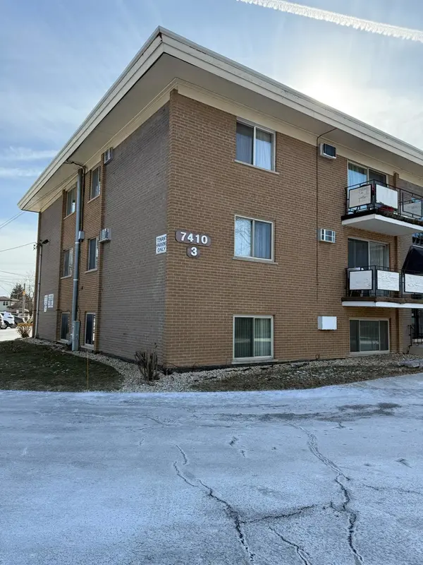 7410 W 111th ST #305, Worth, IL 60482