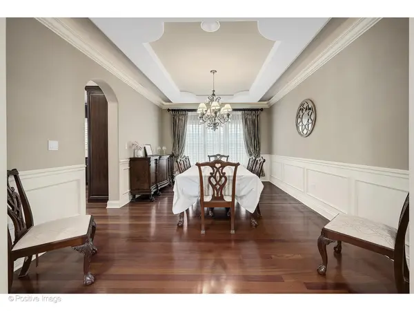 211 N West ST, Naperville, IL 60540