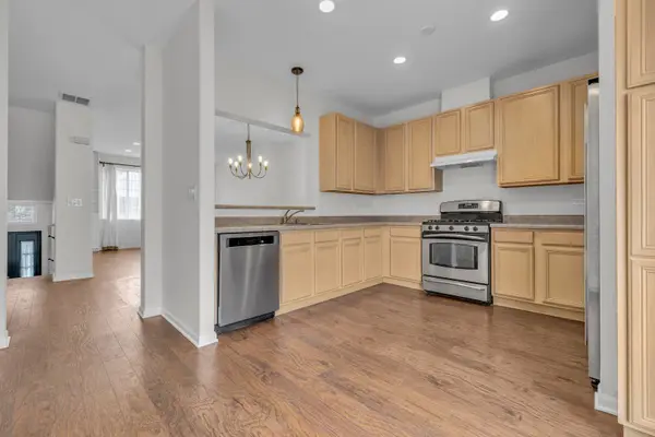 1062 Savoy CT, Elk Grove Village, IL 60007