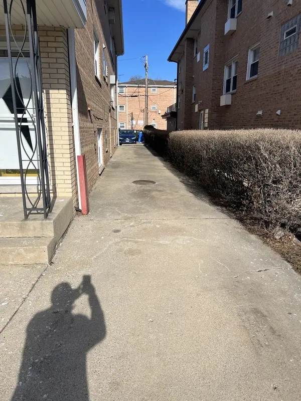 8506 W CATALPA AVE, Chicago, IL 60656