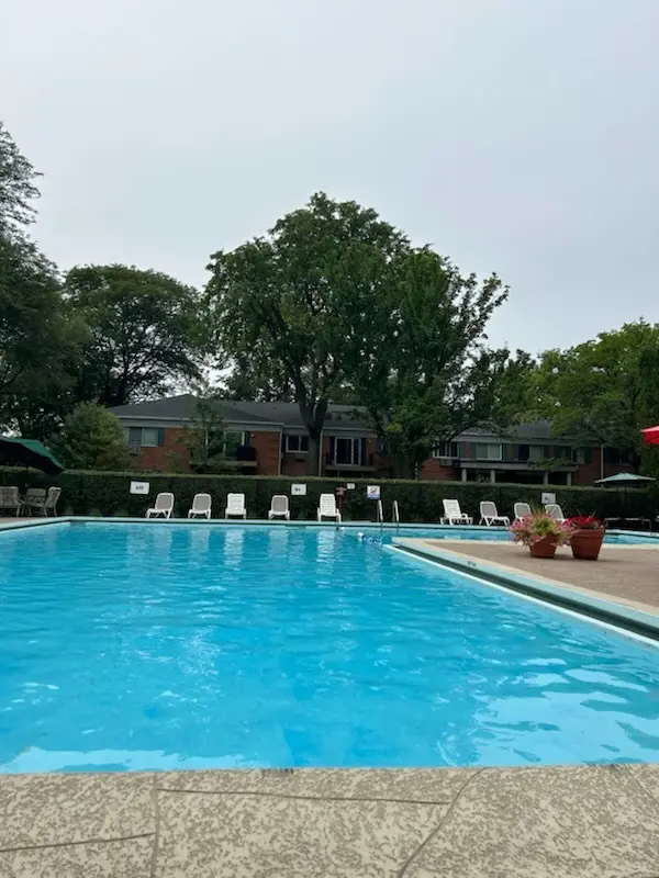 2411 S GOEBBERT RD #206, Arlington Heights, IL 60005