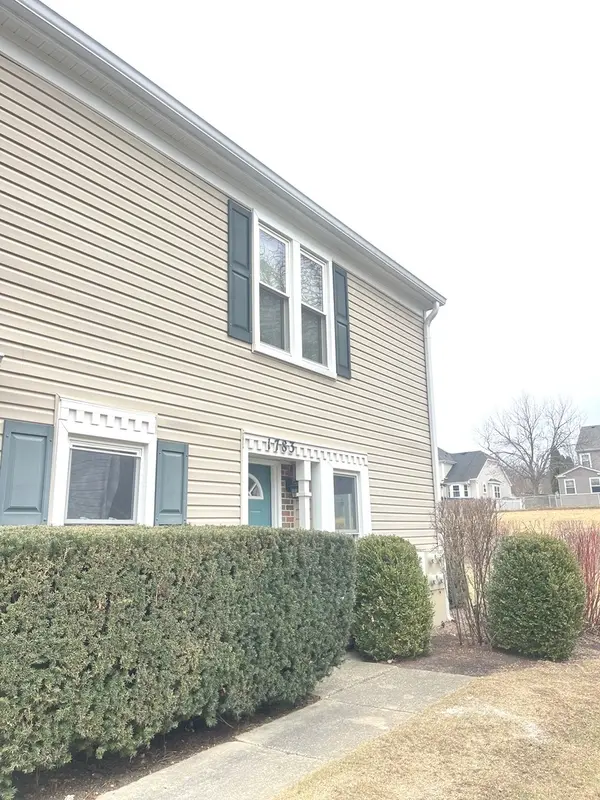 1783 Vermont DR #-, Elk Grove Village, IL 60007