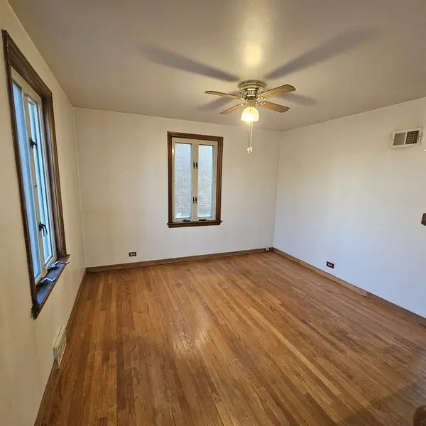 1002 E Oak AVE, La Grange Park, IL 60526