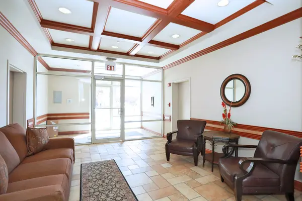 100 N Bokelman ST #422, Roselle, IL 60172