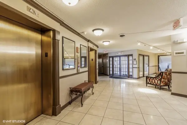 509 Aurora AVE #120, Naperville, IL 60540