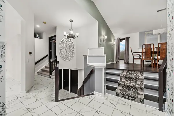 1618 Breezy Lawn RD, Spring Grove, IL 60081