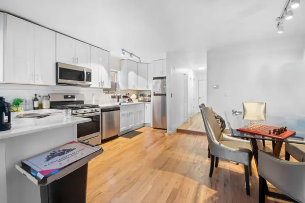 923 S Carpenter ST, Chicago, IL 60607