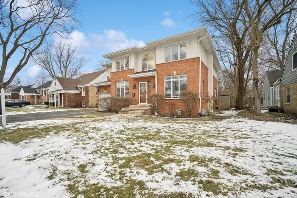 2018 Illinois RD, Northbrook, IL 60062