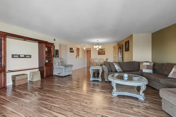 1025 S Fernandez AVE #4F, Arlington Heights, IL 60005