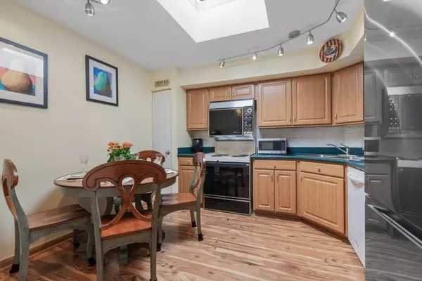1025 S Fernandez AVE #4F, Arlington Heights, IL 60005