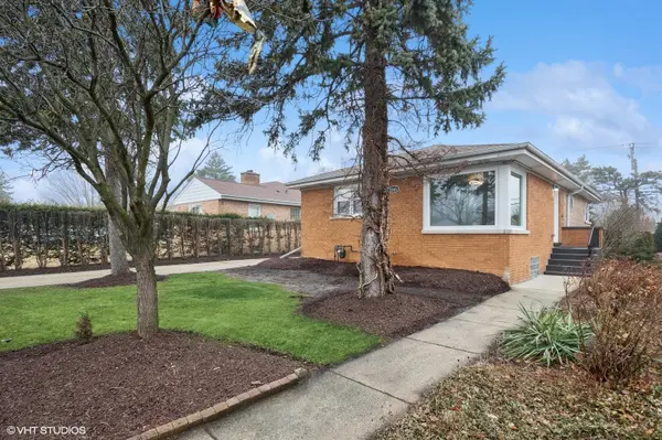 7246 W Oakton ST, Niles, IL 60714
