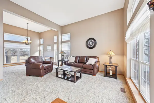 1176 Prides Run, Lake In The Hills, IL 60156