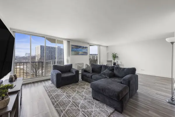 40 N TOWER RD #5K, Oak Brook, IL 60523