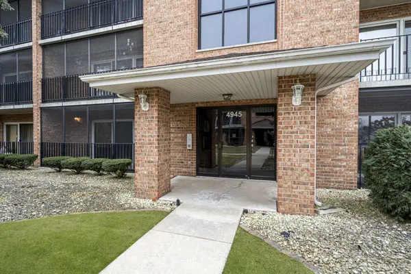 4945 E Circle DR #307, Crestwood, IL 60418