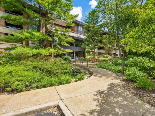 1409 Burr Oak RD #309A, Hinsdale, IL 60521