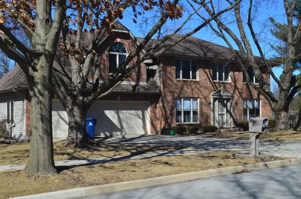 1005 E Benton AVE, Naperville, IL 60540