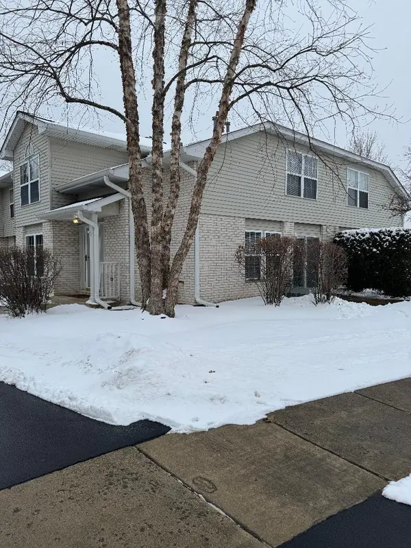 1320 Sugar CT, Naperville, IL 60563