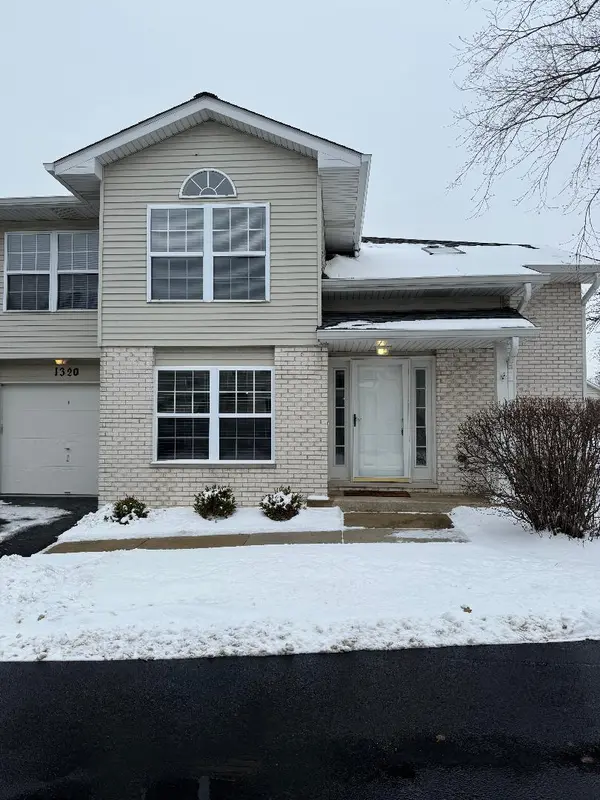 1320 Sugar CT, Naperville, IL 60563