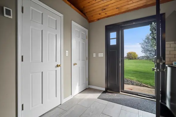 1798 County Road 75 N, Carlock, IL 61725